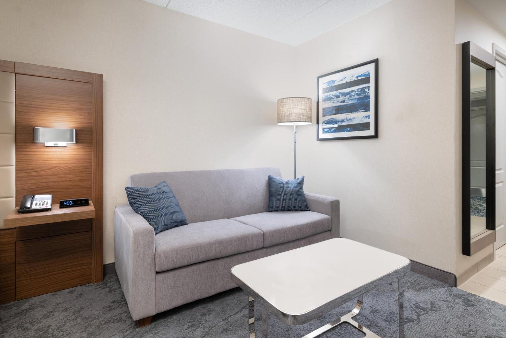 Holiday Inn Express & Suites Boston - Cambridge By Ihg Esterno foto